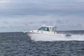 Boston Whaler 345 Conquest Pilothouse