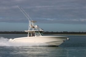 Boston Whaler 380 Outrage