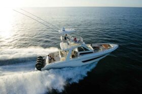 Boston Whaler 420 Outrage